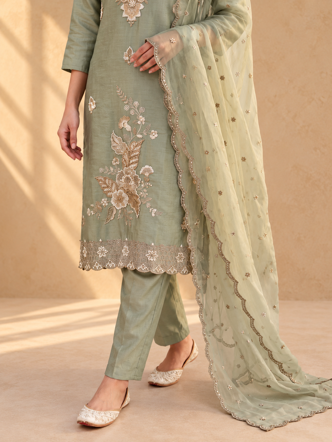 Meher – Embroidered Suit Set